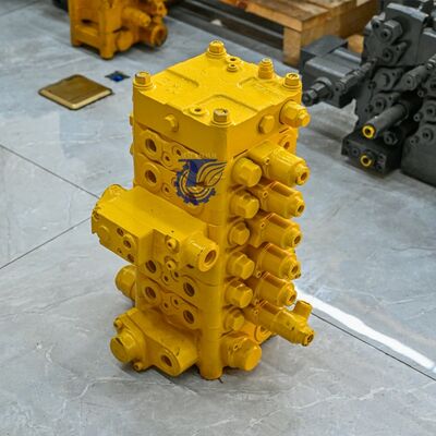 723-57-11801 723-57-11800 Hydraulic Main Control Valve for Komatsu PC130-7 Excavator Heavy-Duty Hydraulic Distribution Valve with Precise Flow Regulation 